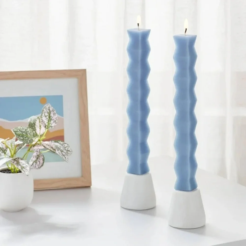 ROOM ESSENTIALS NWT diamond shape taper candle set -blue -10”